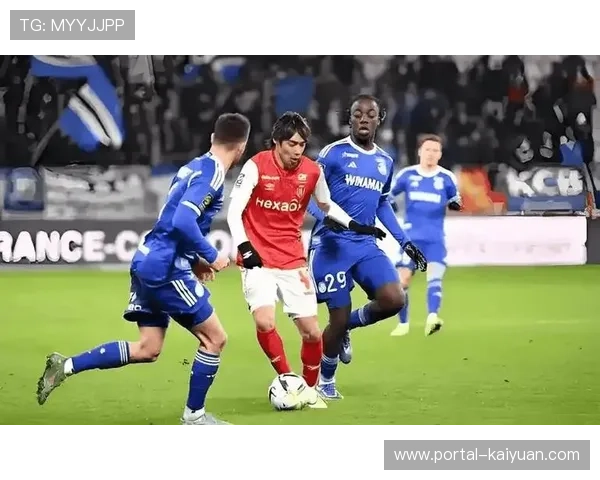 昂热vs梅斯保级战半场对峙，进球效率定成败